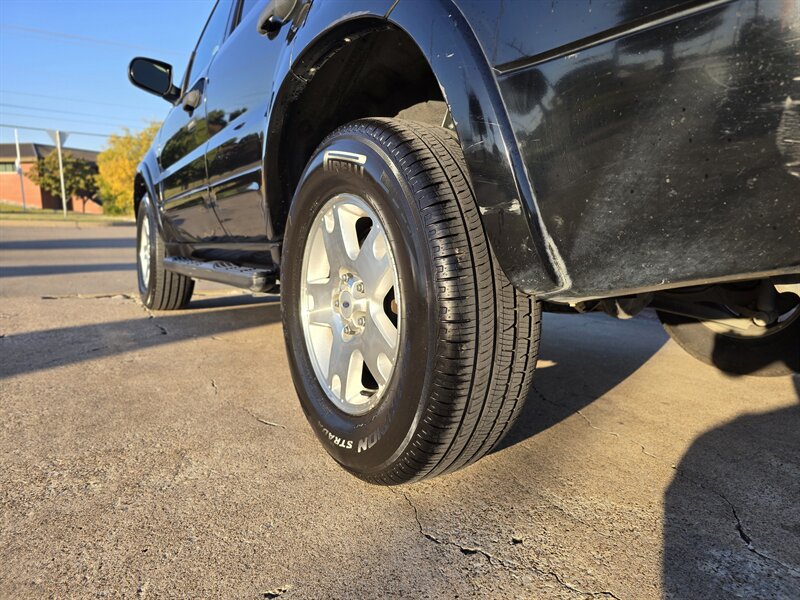 2007 Ford Escape XLT - Photo 6 - Garland, TX 75042