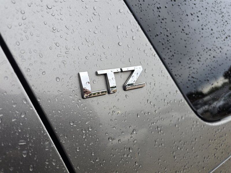 2009 Chevrolet Tahoe LTZ   - Photo 16 - Garland, TX 75042