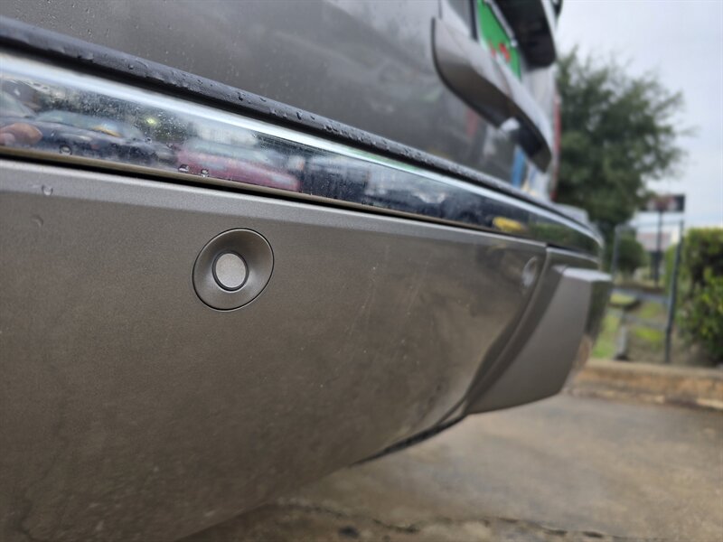 2009 Chevrolet Tahoe LTZ   - Photo 8 - Garland, TX 75042