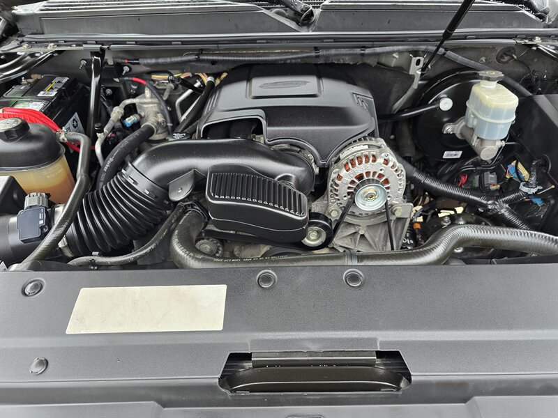 2009 Chevrolet Tahoe LTZ   - Photo 15 - Garland, TX 75042