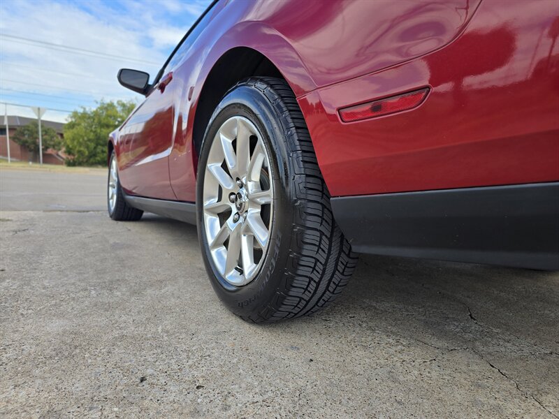2010 Ford Mustang GT Premium   - Photo 5 - Garland, TX 75042
