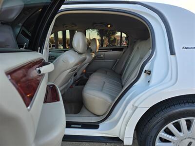 2006 Lincoln Town Car Signature   - Photo 16 - Garland, TX 75042