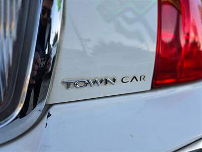 2006 Lincoln Town Car Signature   - Photo 9 - Garland, TX 75042