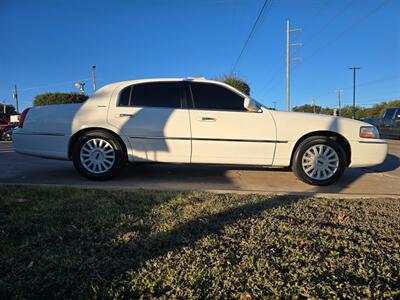 2006 Lincoln Town Car Signature   - Photo 11 - Garland, TX 75042