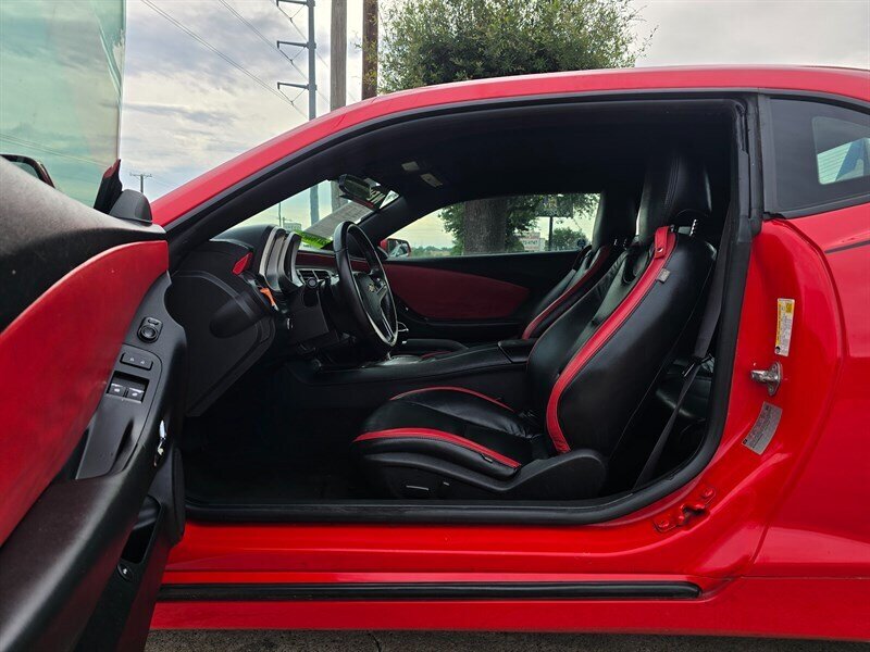2015 Chevrolet Camaro LT - Photo 15 - Garland, TX 75042