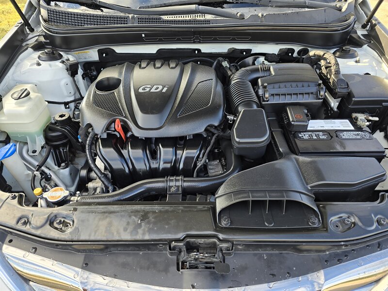 2011 Hyundai Sonata Limited   - Photo 12 - Garland, TX 75042