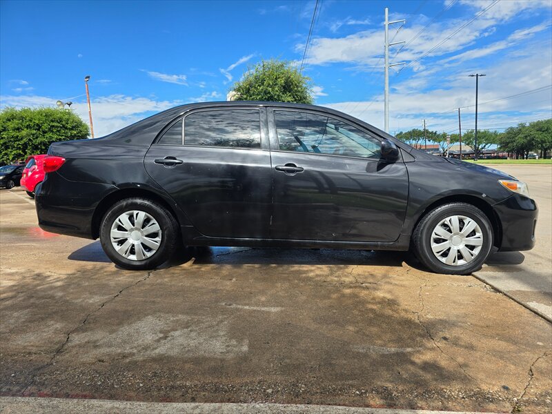 2011 Toyota Corolla LE - Photo 10 - Garland, TX 75042