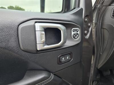 2018 Jeep Wrangler Unlimited Rubicon   - Photo 15 - Garland, TX 75042