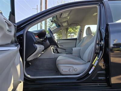 2017 Toyota Camry LE - Photo 14 - Garland, TX 75042