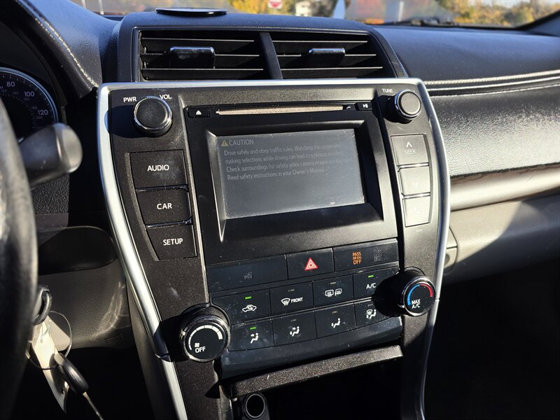 2017 Toyota Camry LE - Photo 17 - Garland, TX 75042