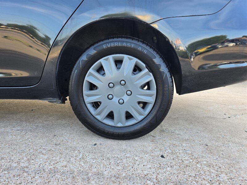 2007 Toyota Yaris - Photo 4 - Garland, TX 75042