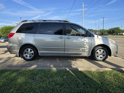 2004 Toyota Sienna LE 7 Passenger   - Photo 9 - Garland, TX 75042
