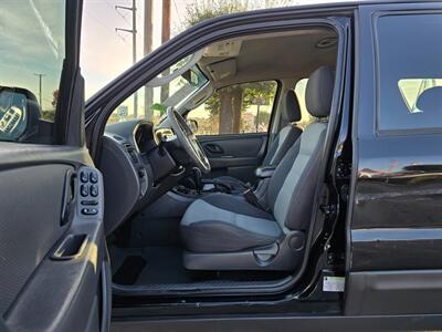 2005 Ford Escape XLS - Photo 14 - Garland, TX 75042