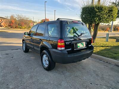 2005 Ford Escape XLS - Photo 6 - Garland, TX 75042