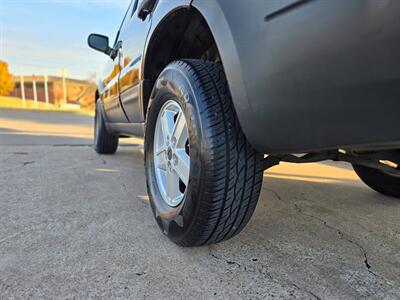 2005 Ford Escape XLS - Photo 5 - Garland, TX 75042