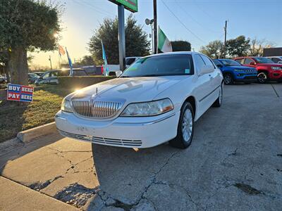 2005 Lincoln Town Car Signature   - Photo 2 - Garland, TX 75042