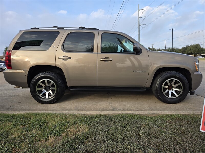 2007 Chevrolet Tahoe LT - Photo 10 - Garland, TX 75042