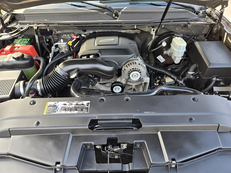 2007 Chevrolet Tahoe LT - Photo 13 - Garland, TX 75042