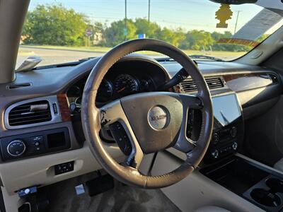 2011 GMC Yukon XL SLT 1500   - Photo 14 - Garland, TX 75042