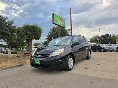 2008 Toyota Sienna LE 7-Passenger Minivan