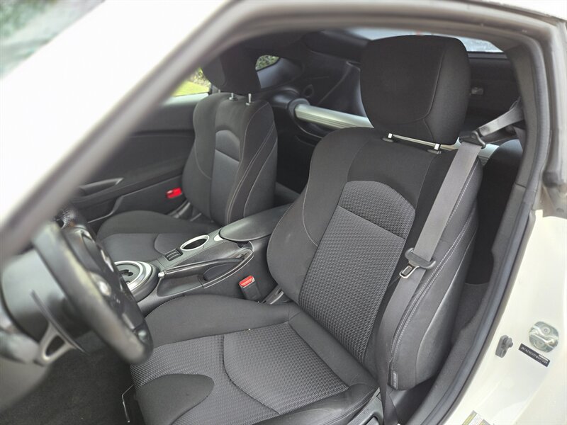 2015 Nissan 370Z Sport Tech - Photo 17 - Garland, TX 75042
