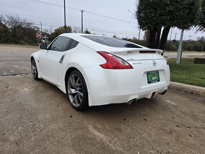 2015 Nissan 370Z Sport Tech - Photo 7 - Garland, TX 75042