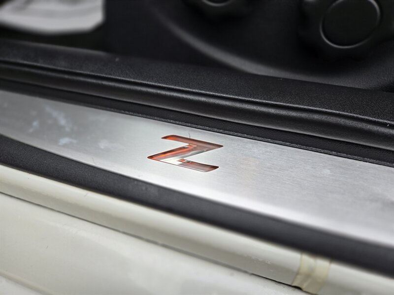 2015 Nissan 370Z Sport Tech - Photo 14 - Garland, TX 75042