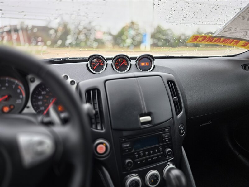 2015 Nissan 370Z Sport Tech - Photo 19 - Garland, TX 75042