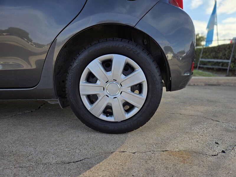 2012 Toyota Yaris 5-Door L - Photo 4 - Garland, TX 75042