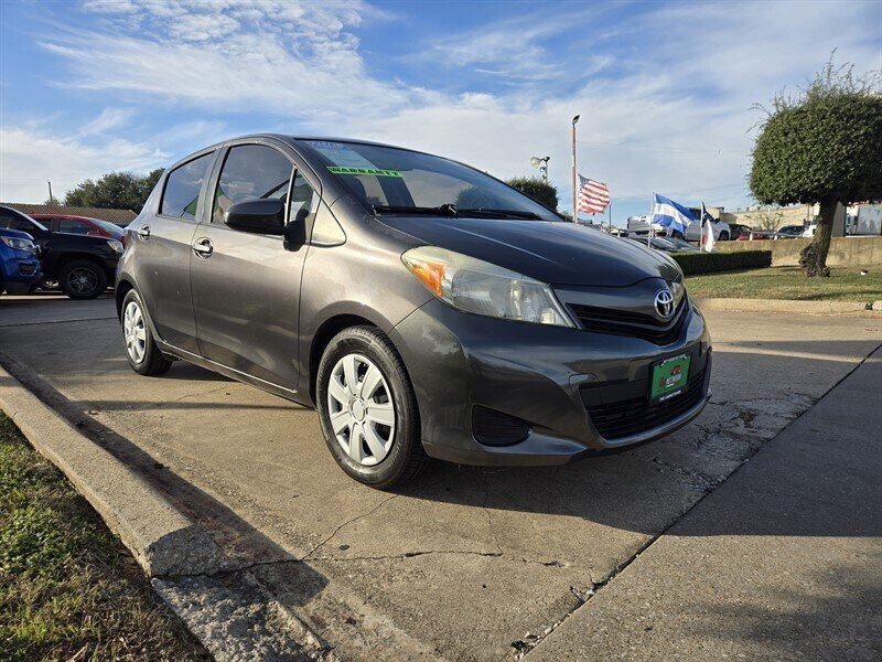 2012 Toyota Yaris 5-Door L - Photo 10 - Garland, TX 75042