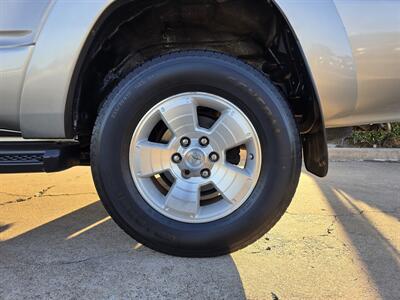 2004 Toyota 4Runner SR5   - Photo 6 - Garland, TX 75042