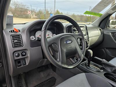 2005 Ford Escape XLS   - Photo 13 - Garland, TX 75042