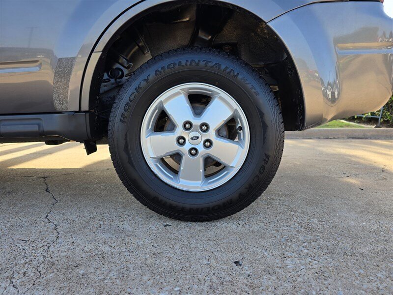 2010 Ford Escape XLT - Photo 5 - Garland, TX 75042