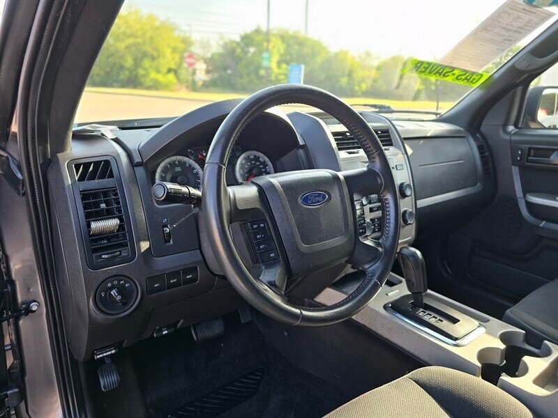 2010 Ford Escape XLT - Photo 14 - Garland, TX 75042
