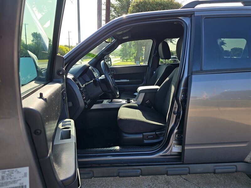 2010 Ford Escape XLT - Photo 15 - Garland, TX 75042