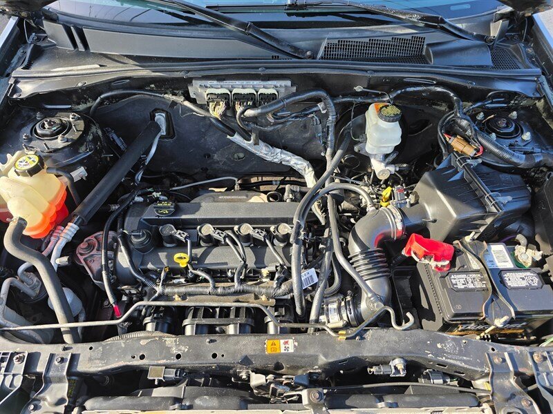 2010 Ford Escape XLT - Photo 13 - Garland, TX 75042