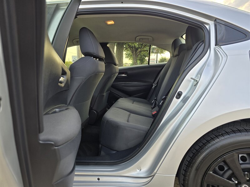 2020 Toyota Corolla LE   - Photo 14 - Garland, TX 75042