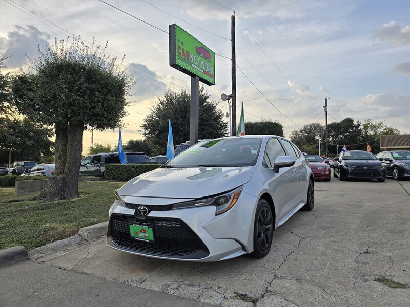 2020 Toyota Corolla LE   - Photo 1 - Garland, TX 75042
