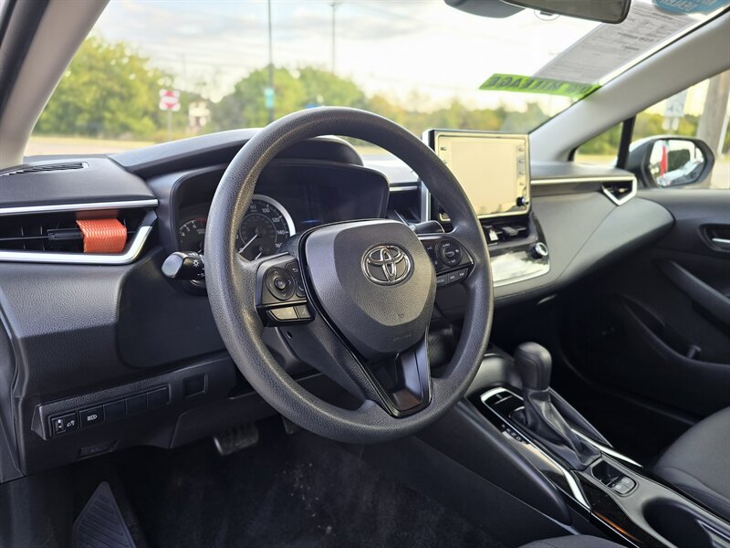 2020 Toyota Corolla LE   - Photo 12 - Garland, TX 75042