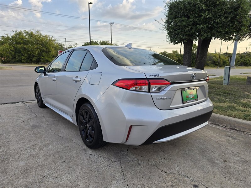 2020 Toyota Corolla LE   - Photo 6 - Garland, TX 75042
