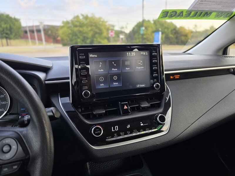 2020 Toyota Corolla LE   - Photo 19 - Garland, TX 75042
