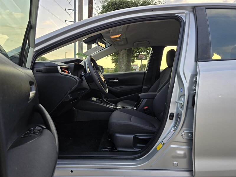 2020 Toyota Corolla LE   - Photo 13 - Garland, TX 75042