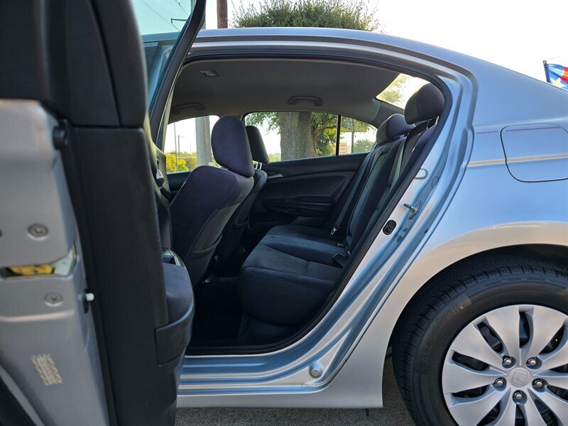 2012 Honda Accord LX - Photo 15 - Garland, TX 75042