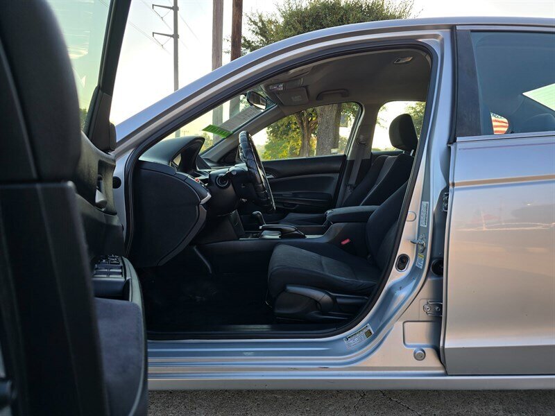 2012 Honda Accord LX - Photo 14 - Garland, TX 75042