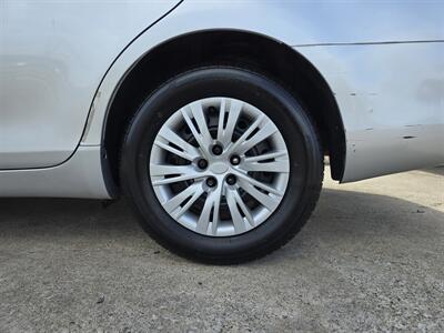2010 Toyota Camry LE   - Photo 4 - Garland, TX 75042