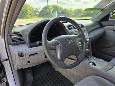 2010 Toyota Camry LE   - Photo 13 - Garland, TX 75042