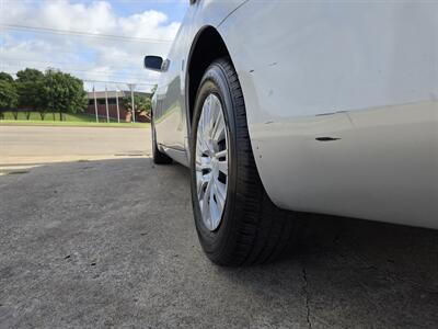 2010 Toyota Camry LE   - Photo 5 - Garland, TX 75042