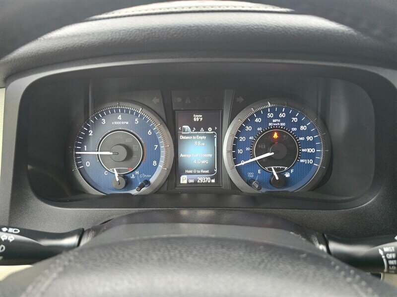 2016 Toyota Sienna XLE 8-Passenger - Photo 22 - Garland, TX 75042