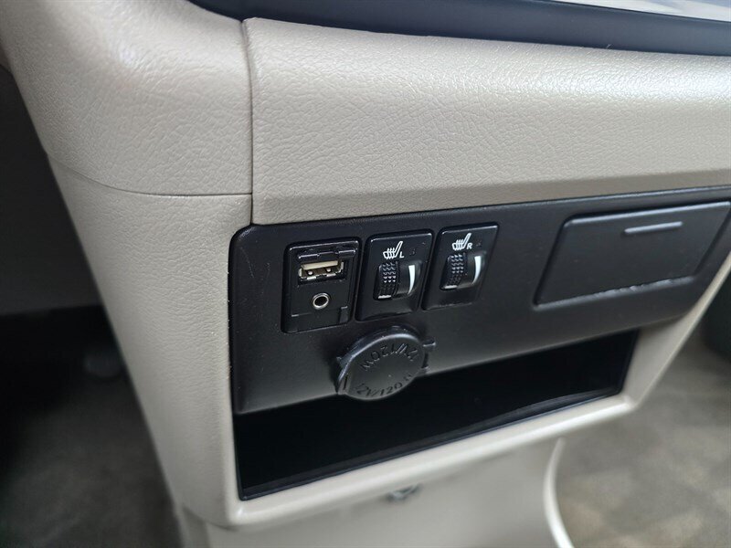 2016 Toyota Sienna XLE 8-Passenger - Photo 24 - Garland, TX 75042