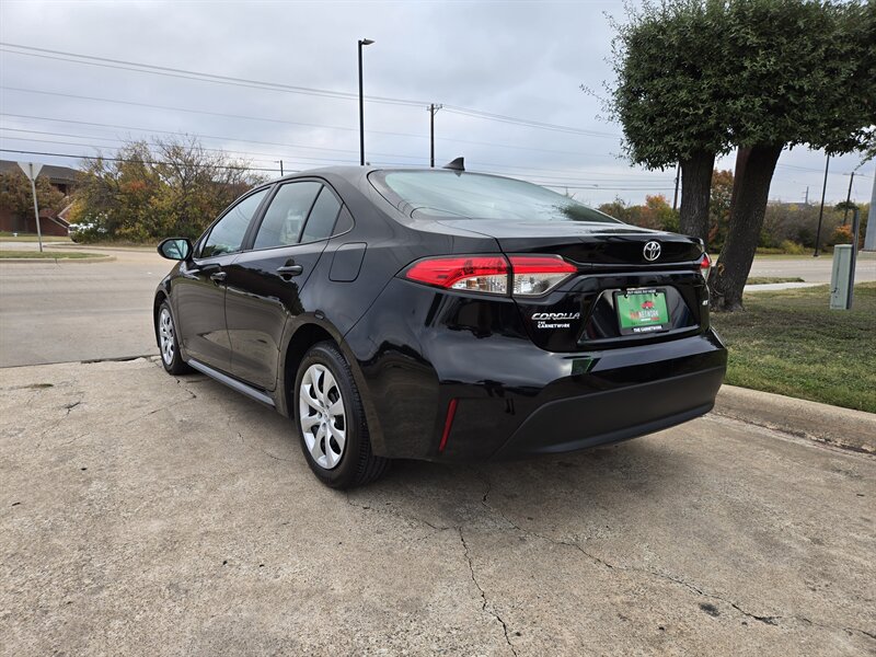 2024 Toyota Corolla LE - Photo 6 - Garland, TX 75042